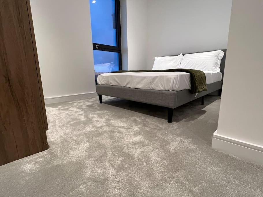 2 Bed Penthouse Style Apartment London Eksteriør bilde